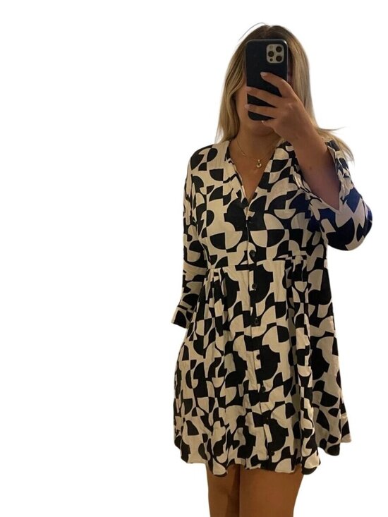 Zara Dresses & Skirts - Zara Dress Size XS Black White Abstract Print V-Neck Button-Down 3/4 Sleeves